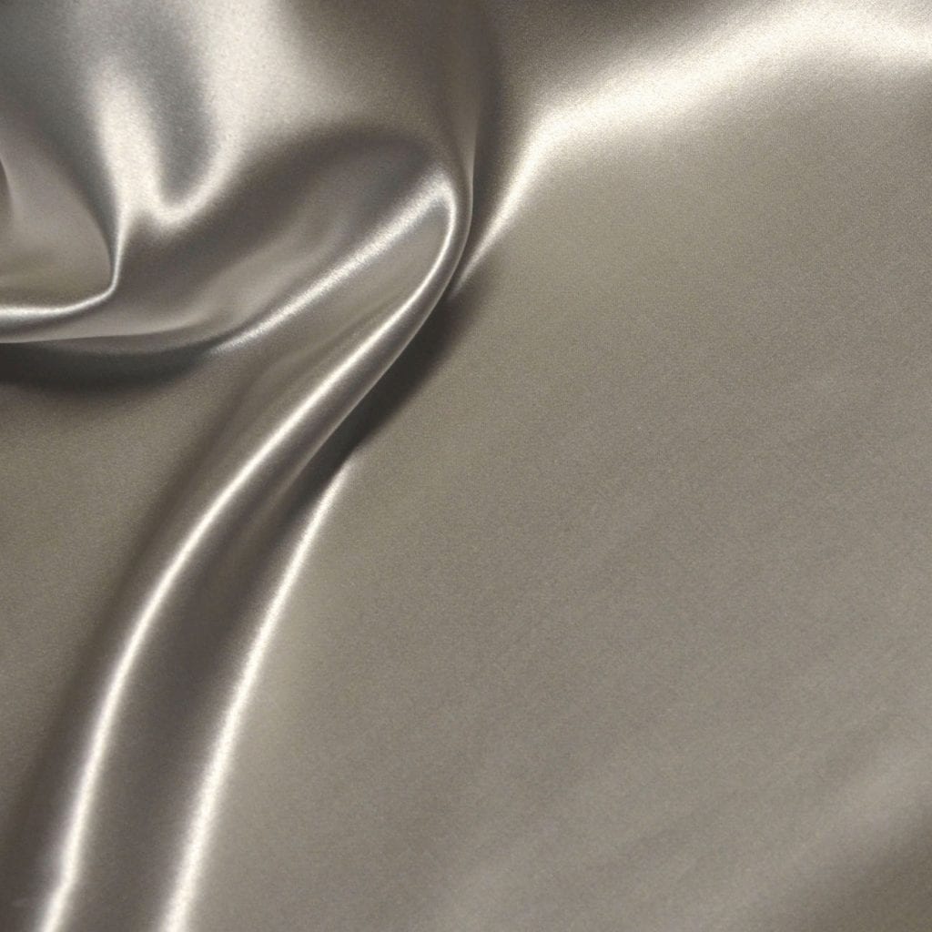 Seidenbettwäsche aus hochwertiger Seide im Design HELIOS gefertigt in Deutschland im Onlineshop Daunenspiel