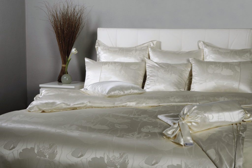 Edle Seidenbettwäsche von Seidenweber im Daunenspiel Online-Shop