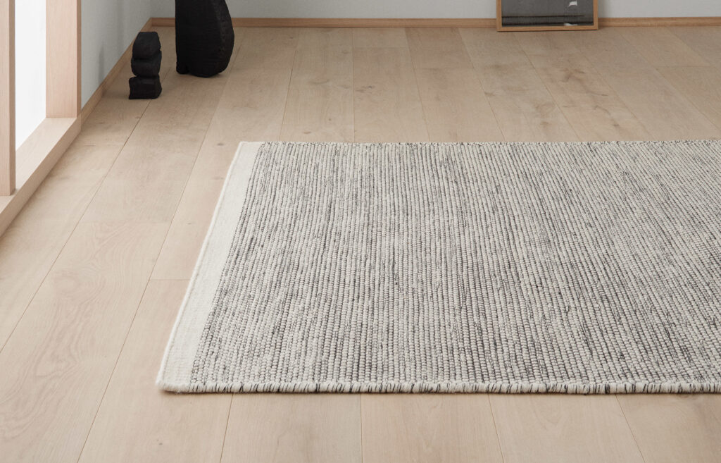 Linie Design Teppiche aus Wolle, handgewebt im Daunenspiel Onlineshop