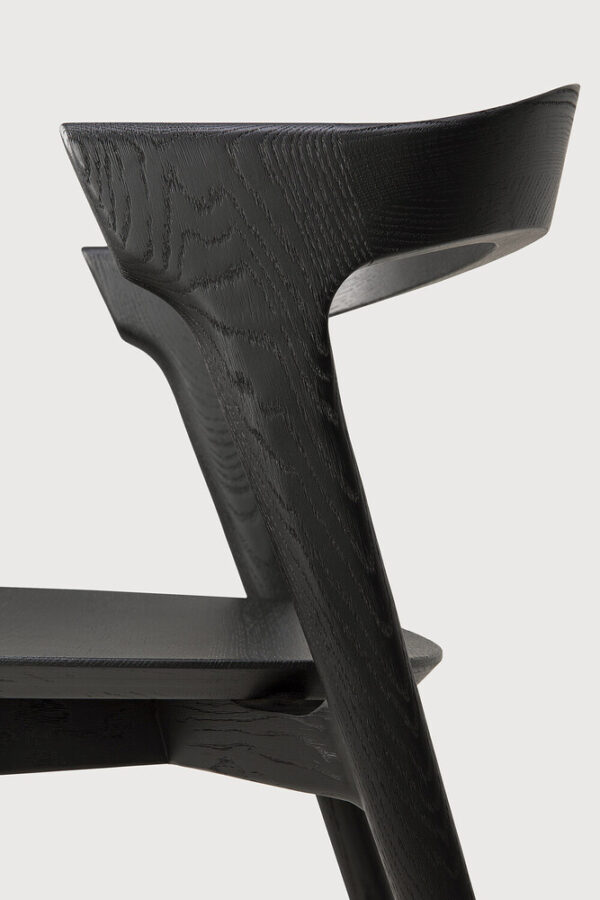 Ethnicraft Stuhl Bok aus Eichenholz schwarz lackiert im Daunenspiel Online-shop